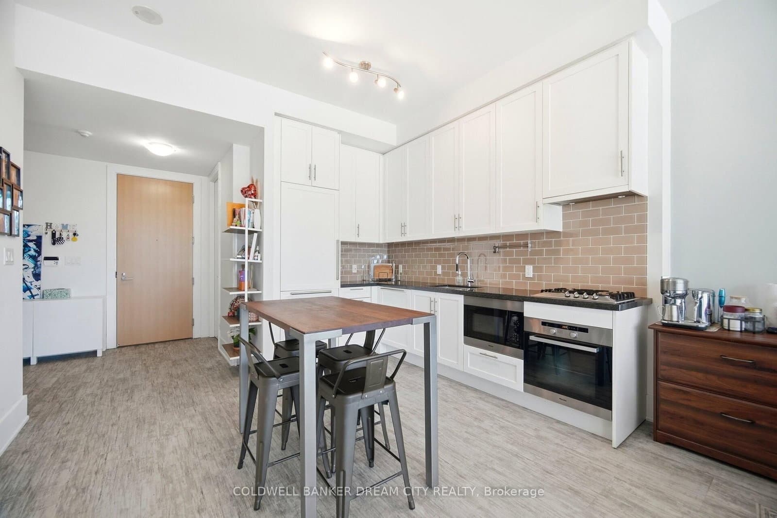39 Queens Quay E, Unit 837 thumbnail 8