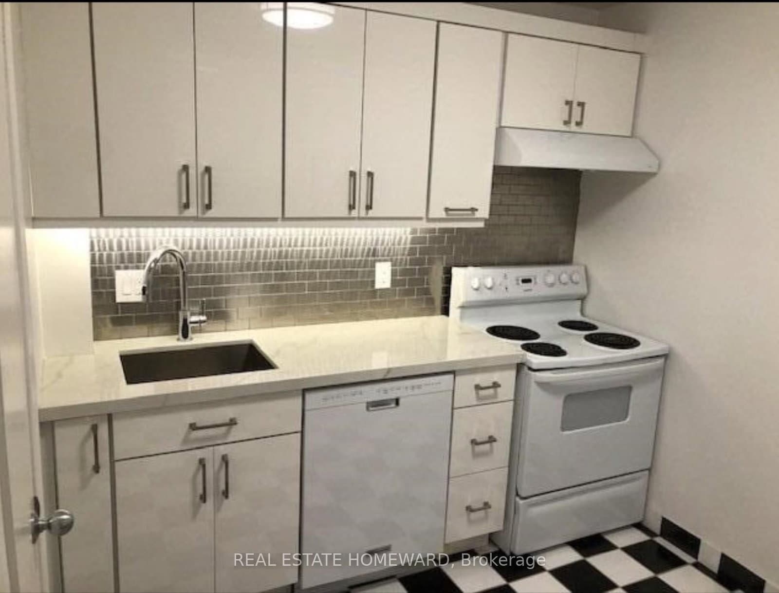 274 Rumsey Road, Unit Side thumbnail 3