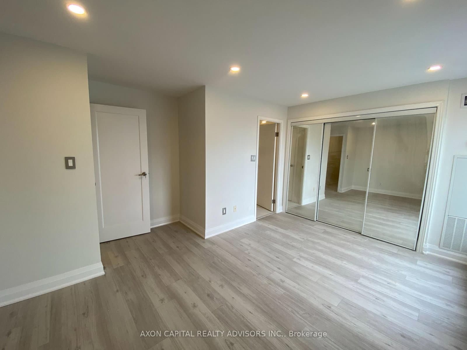 25 The Esplanade, Unit 2513 thumbnail 5