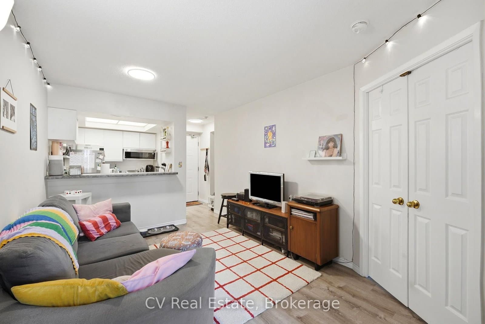 222 The Esplanade, Unit 506 thumbnail 2