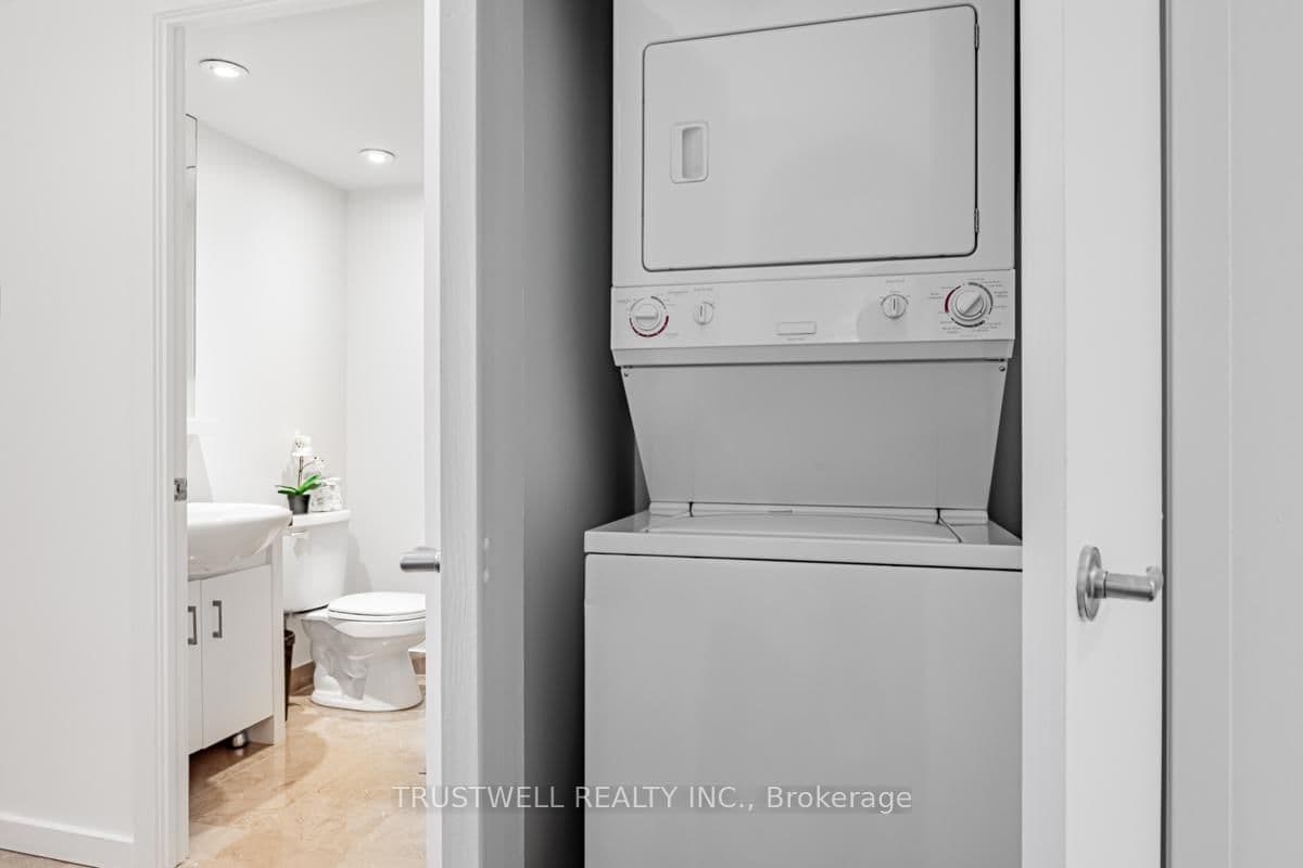 208 Queens Quay W, Unit 511 thumbnail 20