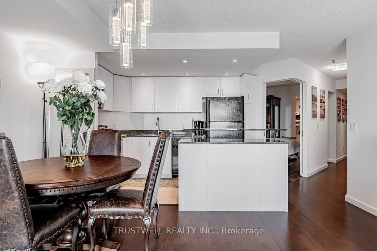 208 Queens Quay W, Unit 511 thumbnail 7