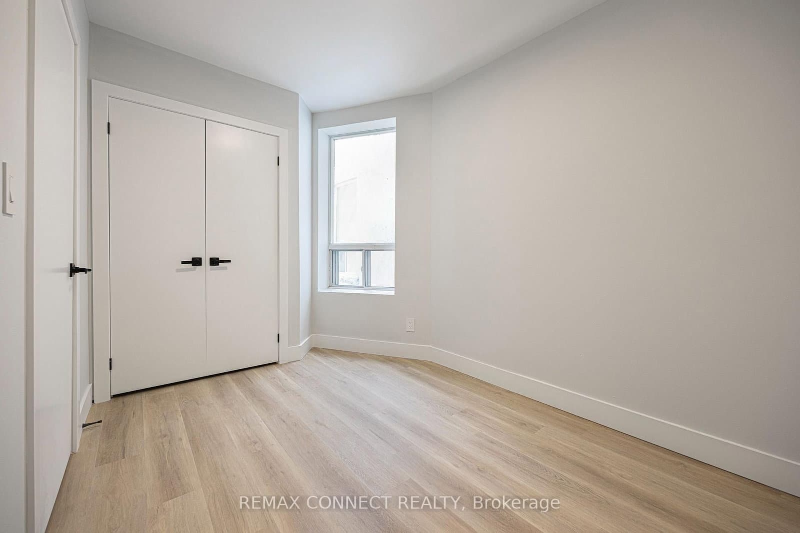 1146 College Street, Unit 3 thumbnail 12