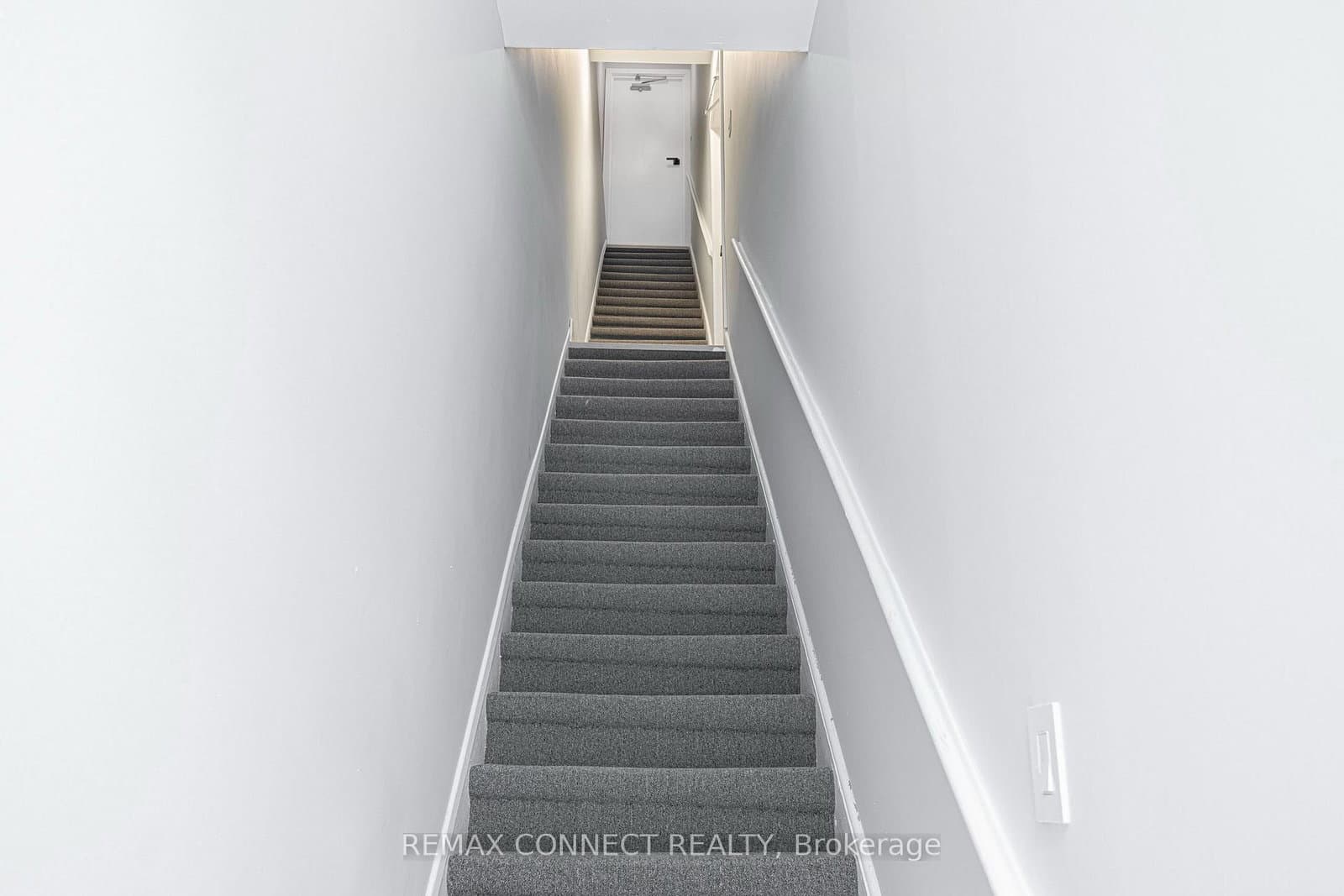 1146 College Street, Unit 3 thumbnail 16