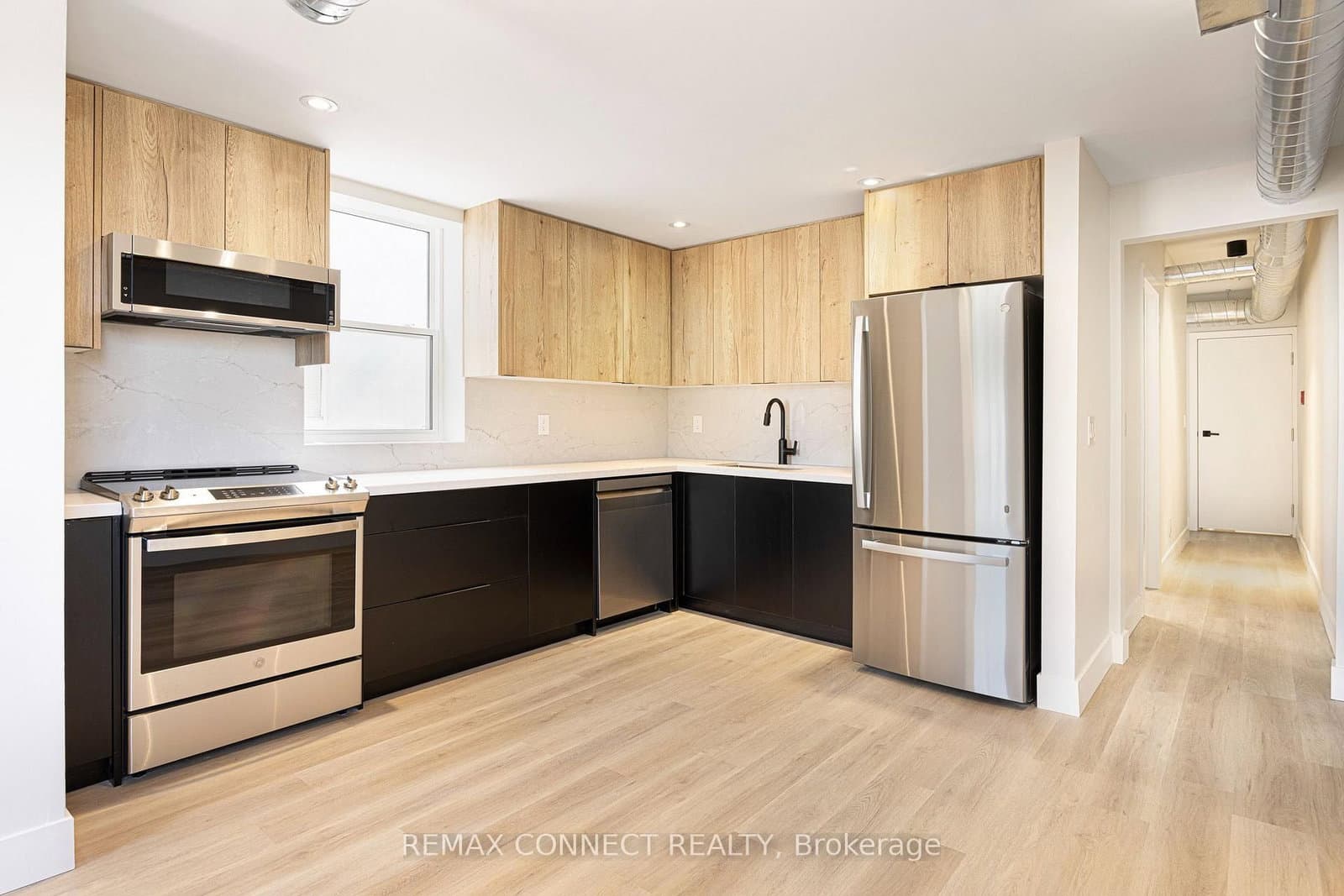 1146 College Street, Unit 3 thumbnail 6