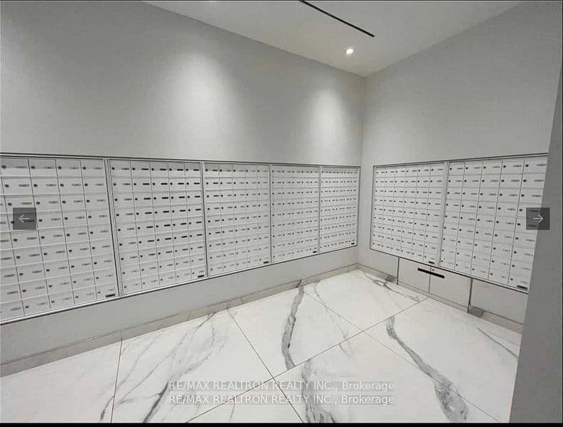 20 Edward Street, Unit 2106 thumbnail 3