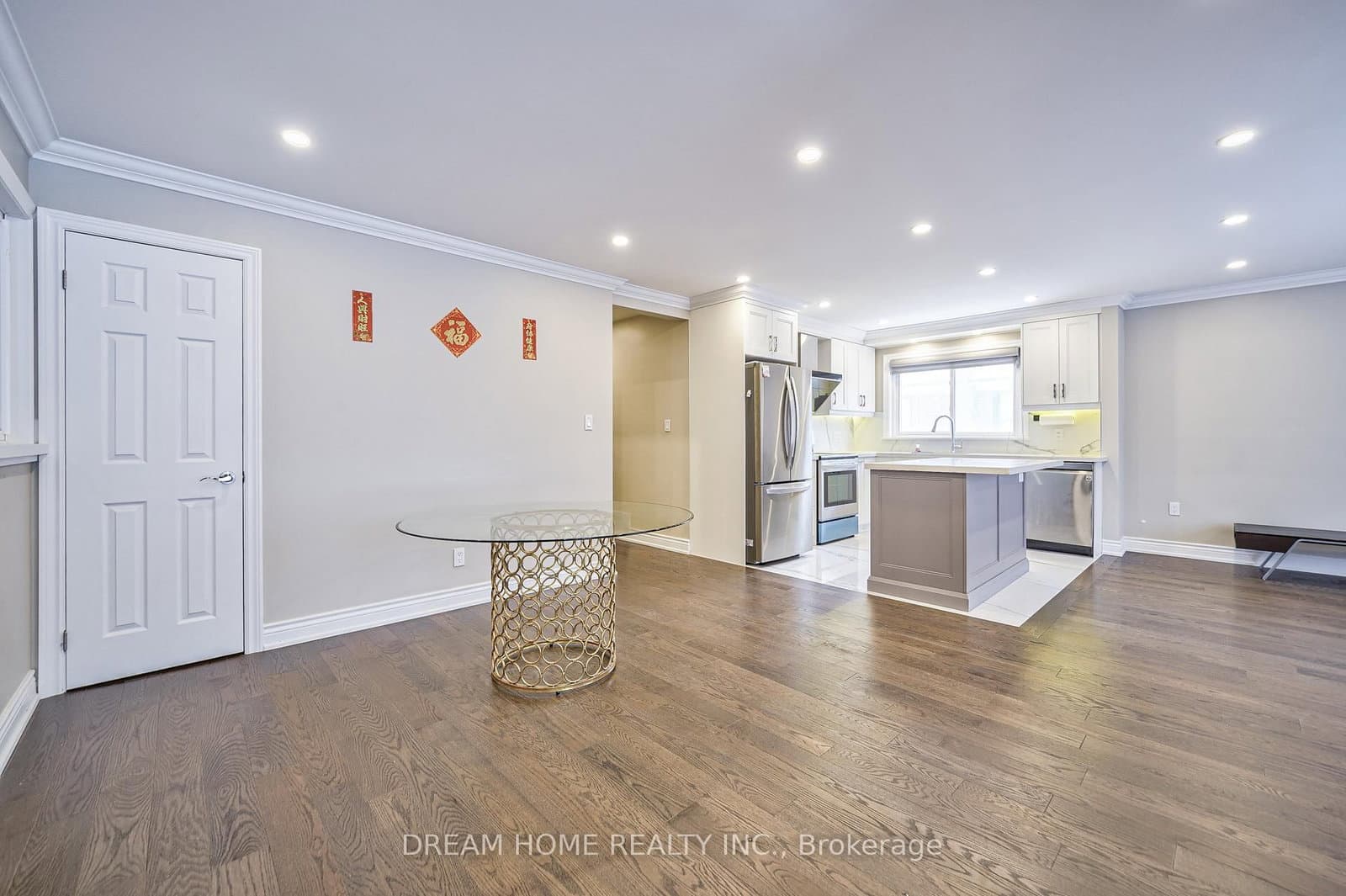451 Kenneth Avenue, Unit Main thumbnail 4