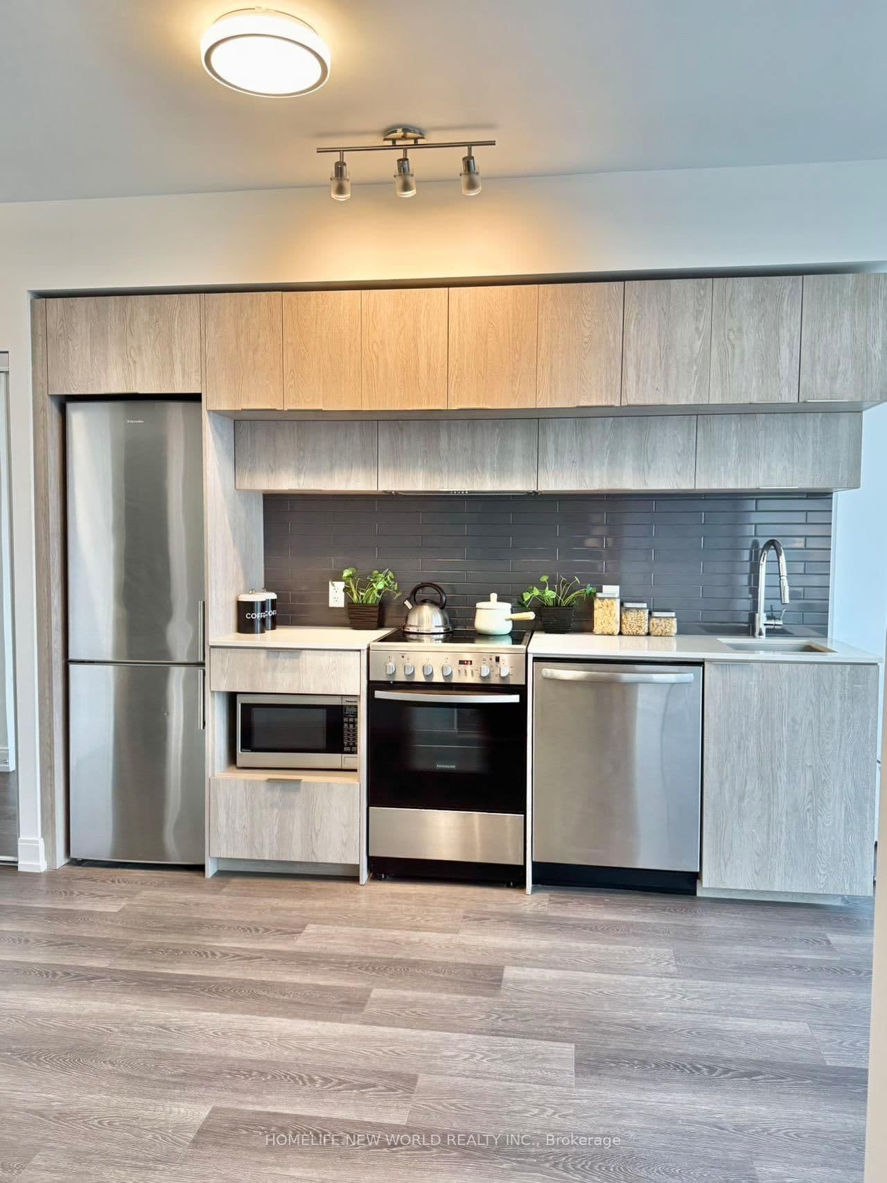 181 Dundas Street E, Unit 1806 thumbnail 3