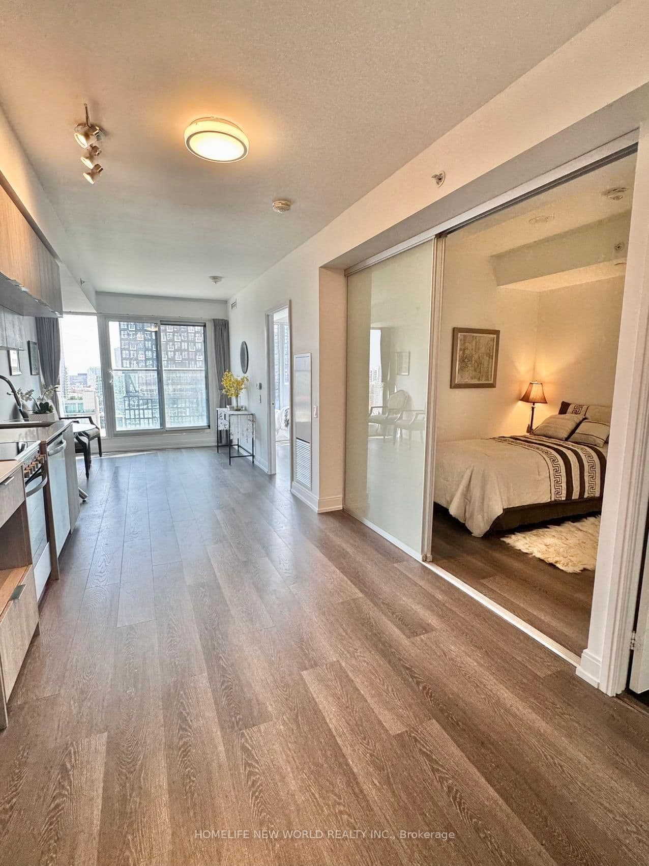181 Dundas Street E, Unit 1806 thumbnail 5