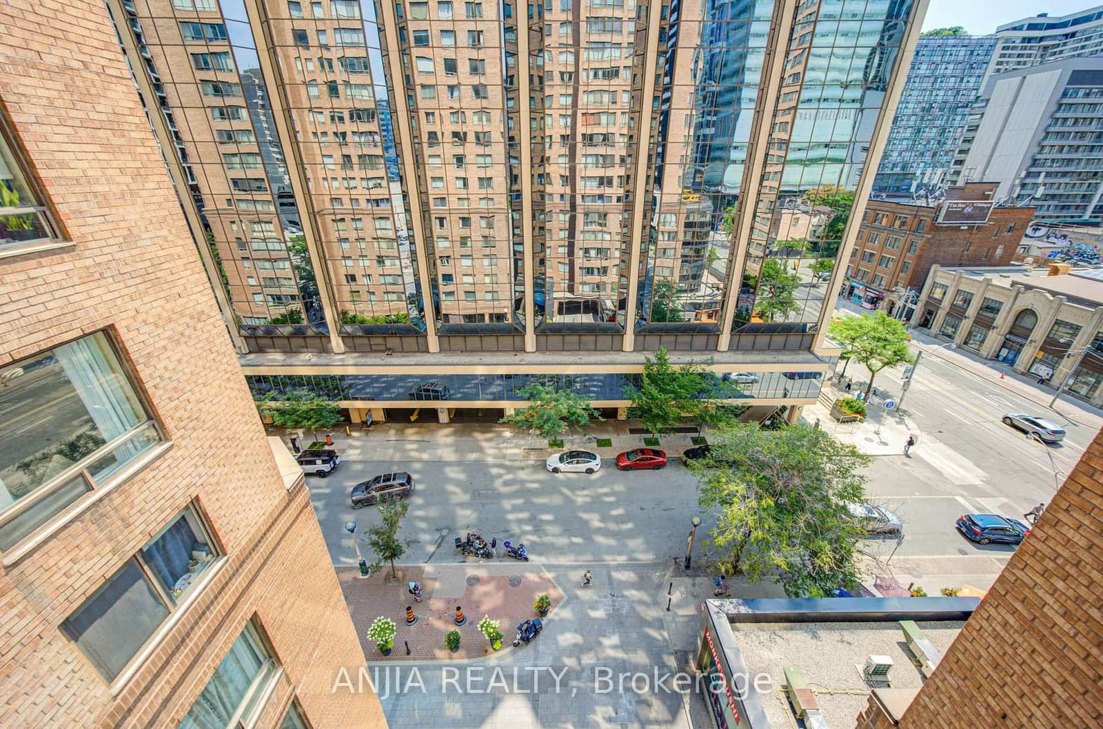 633 Bay Street, Unit 912 thumbnail 32