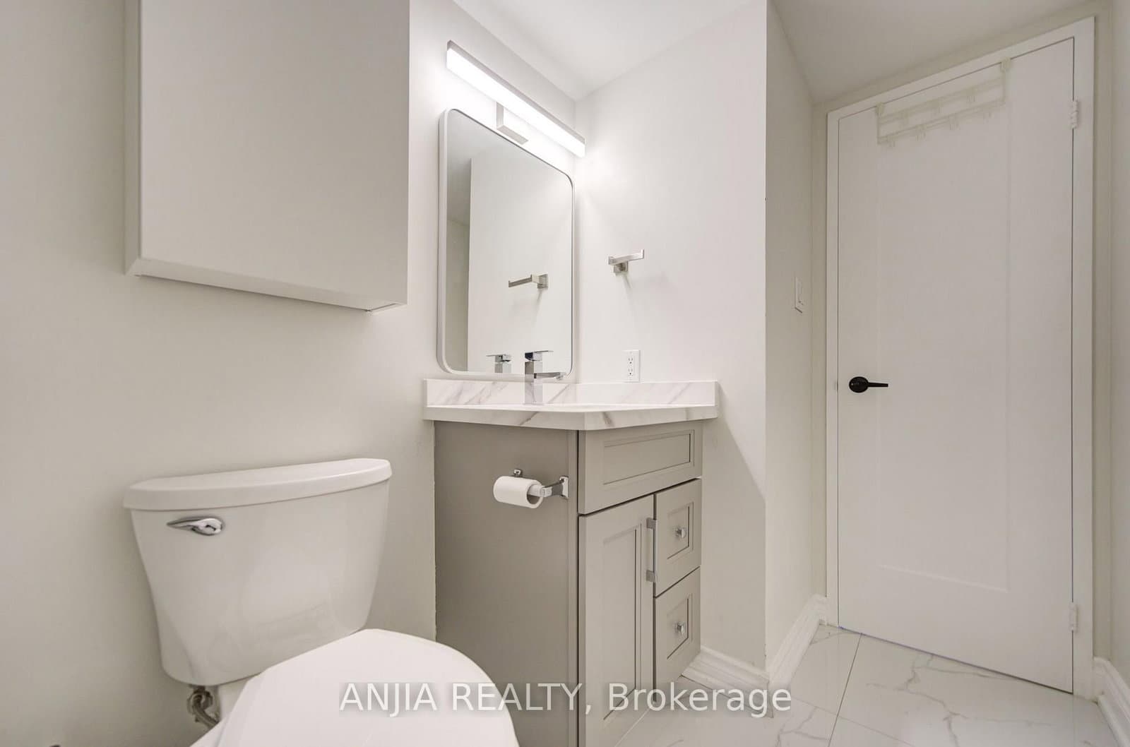 633 Bay Street, Unit 912 thumbnail 37