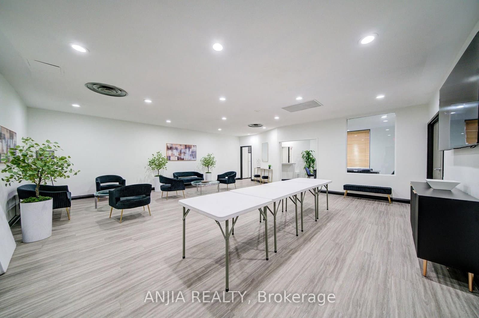 633 Bay Street, Unit 912 thumbnail 43