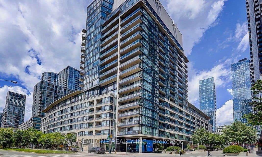 8 Telegram Mews, Unit 627 - Image 1
