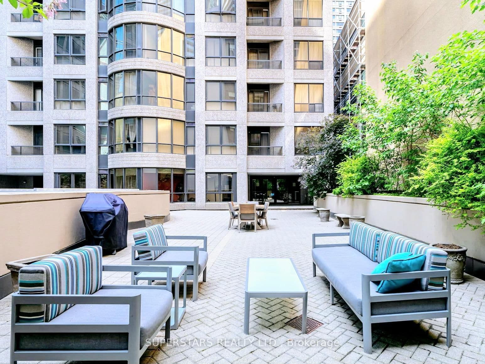 55 Bloor Street E, Unit 1502 thumbnail 18