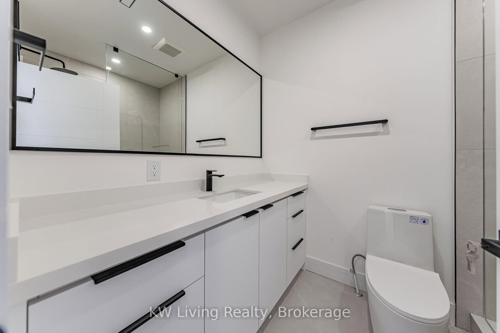 712 Eglinton Avenue E thumbnail 14