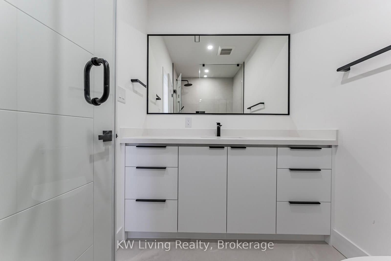712 Eglinton Avenue E thumbnail 16