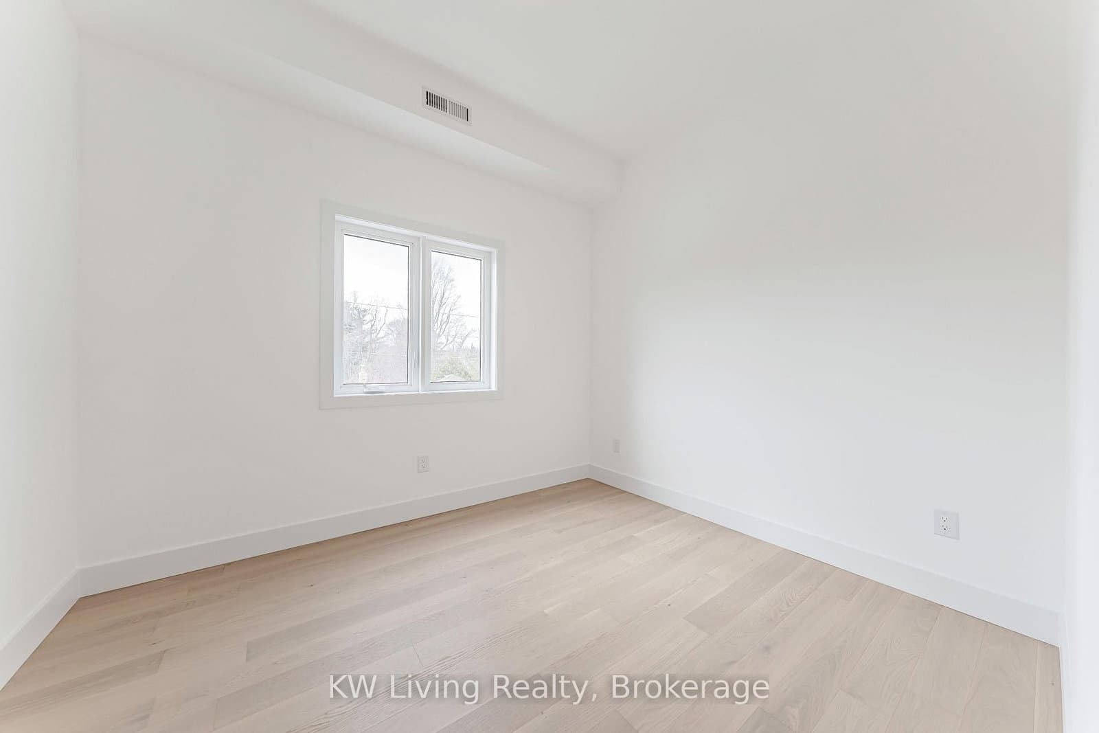 712 Eglinton Avenue E thumbnail 29