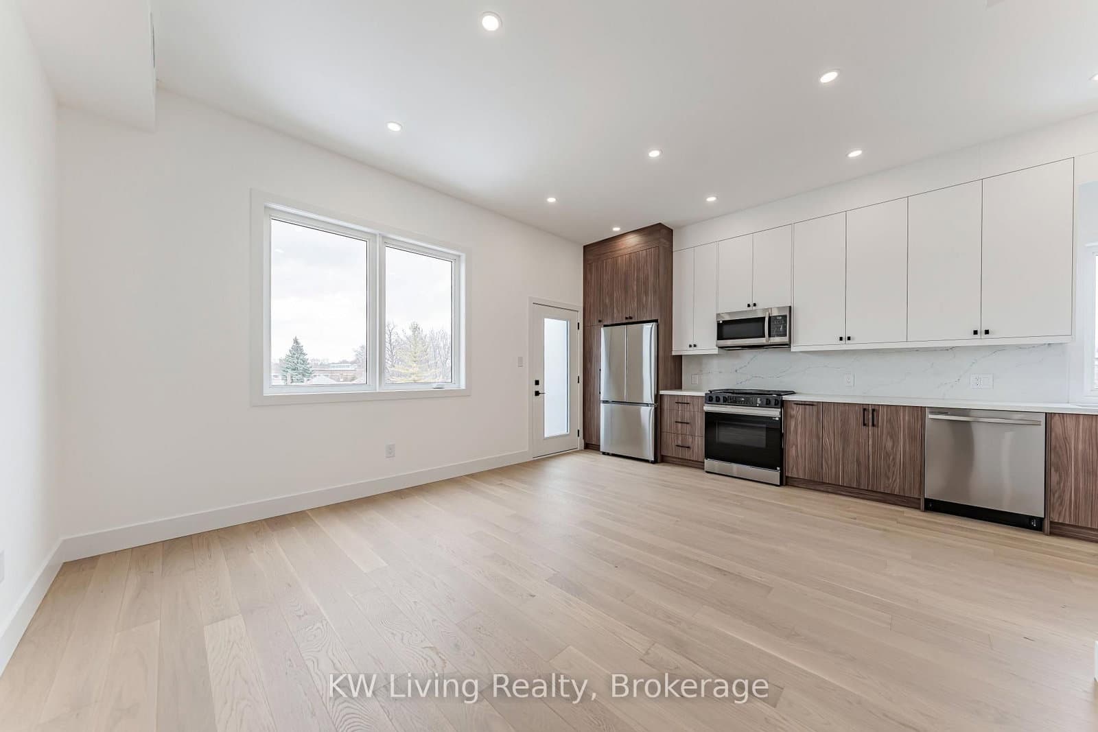712 Eglinton Avenue E thumbnail 41