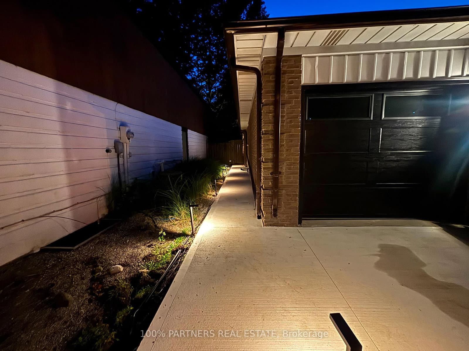 244 Burbank Drive, Unit Bsmt thumbnail 25