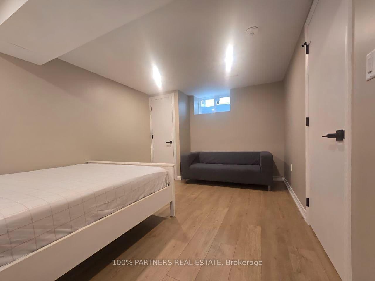 244 Burbank Drive, Unit Bsmt thumbnail 8