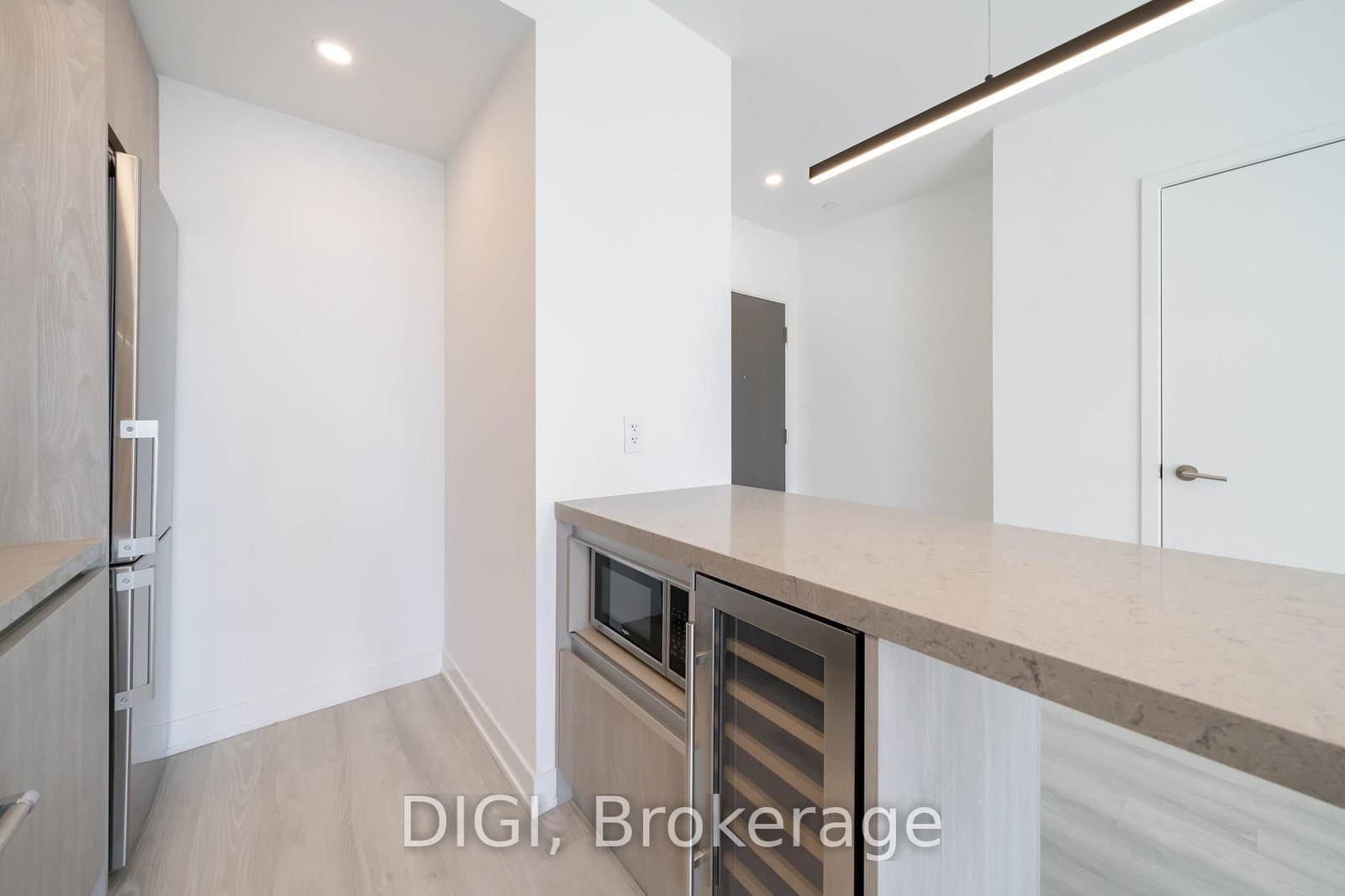 57 Spadina Avenue, Unit 2004 thumbnail 10