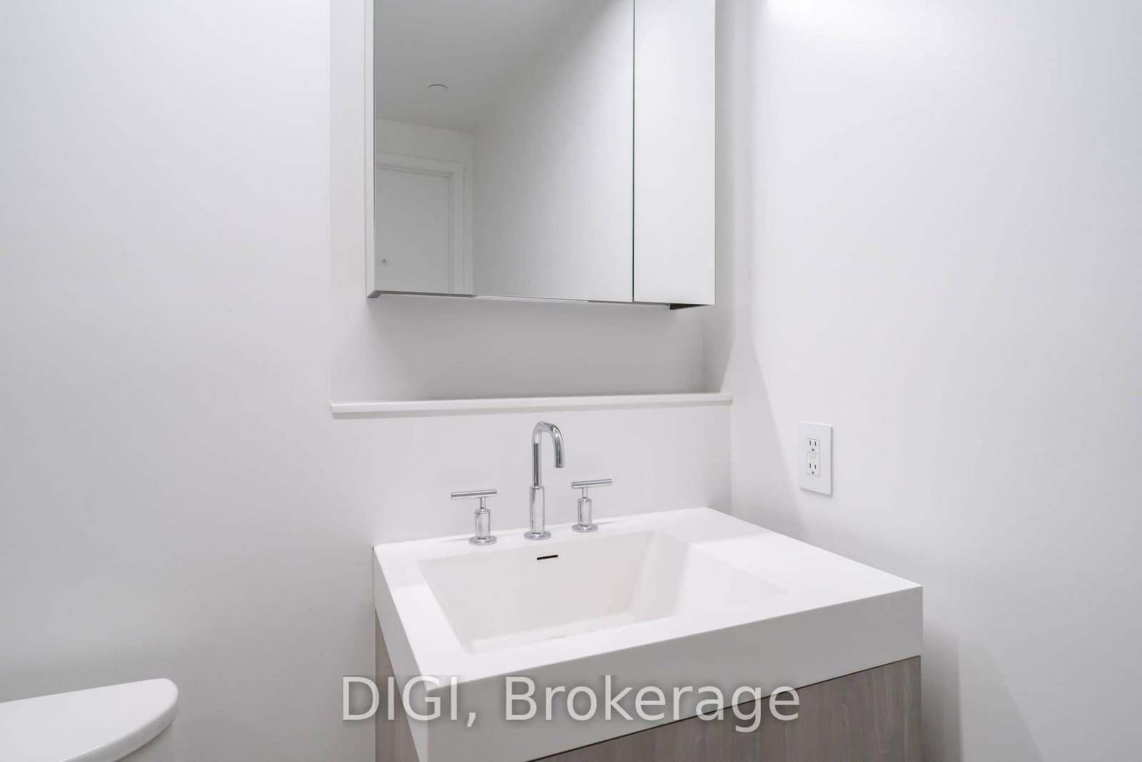 57 Spadina Avenue, Unit 2004 thumbnail 17