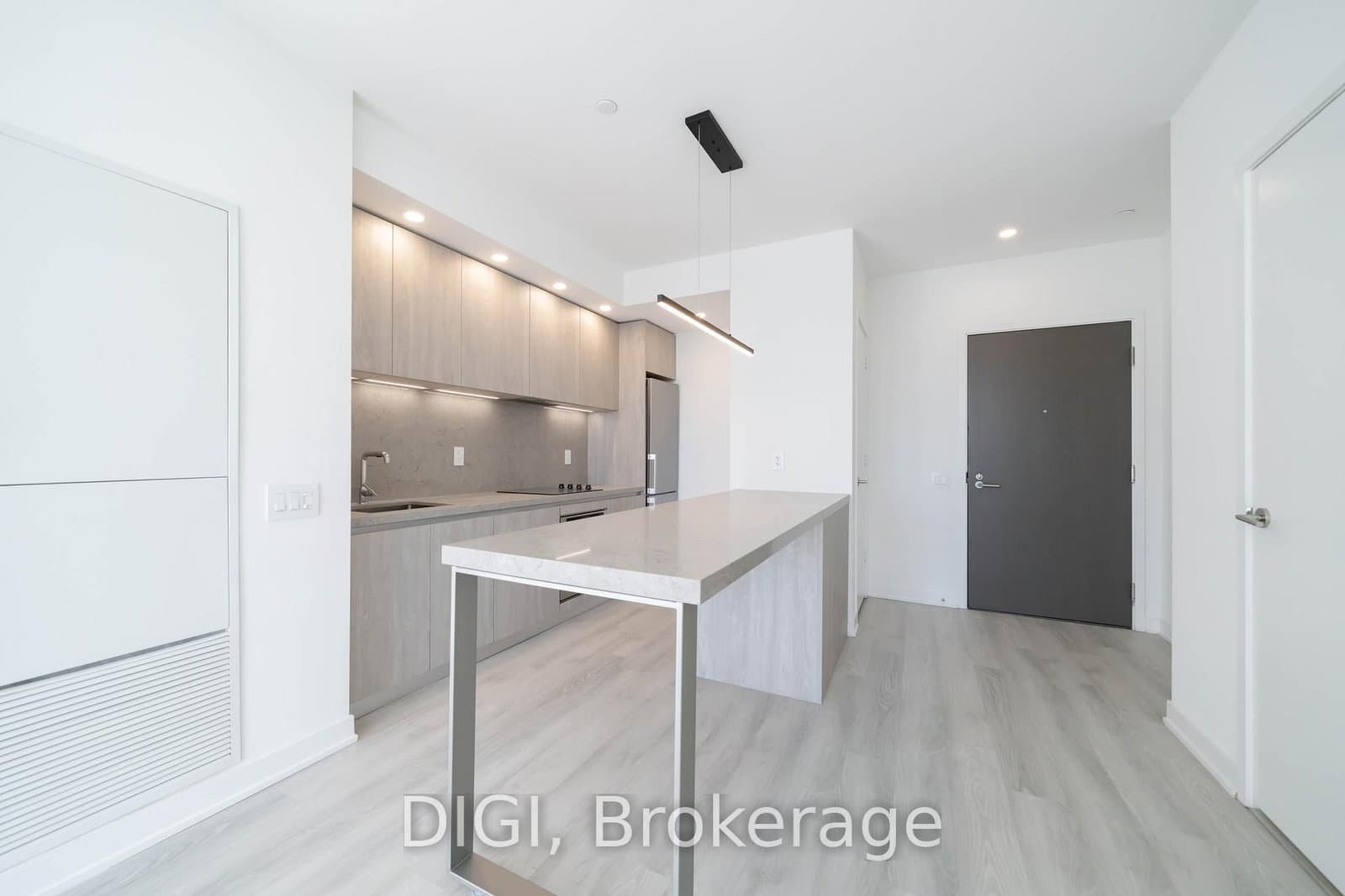 57 Spadina Avenue, Unit 2004 thumbnail 4