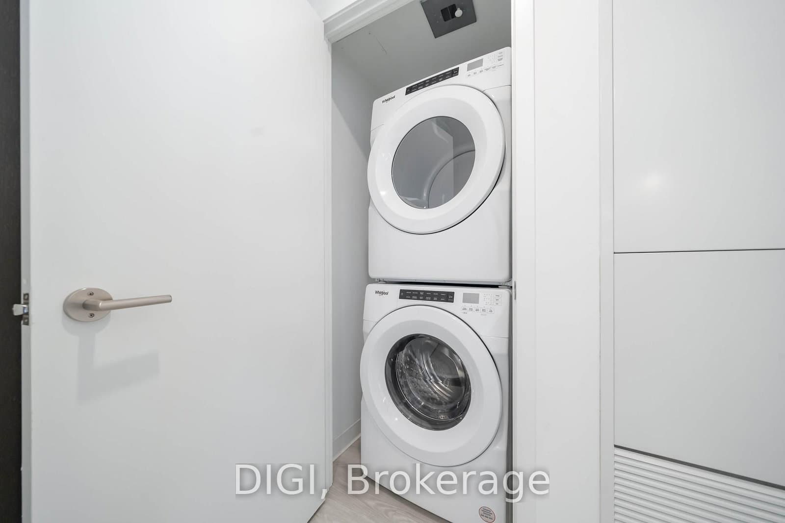 57 Spadina Avenue, Unit 1109 thumbnail 19
