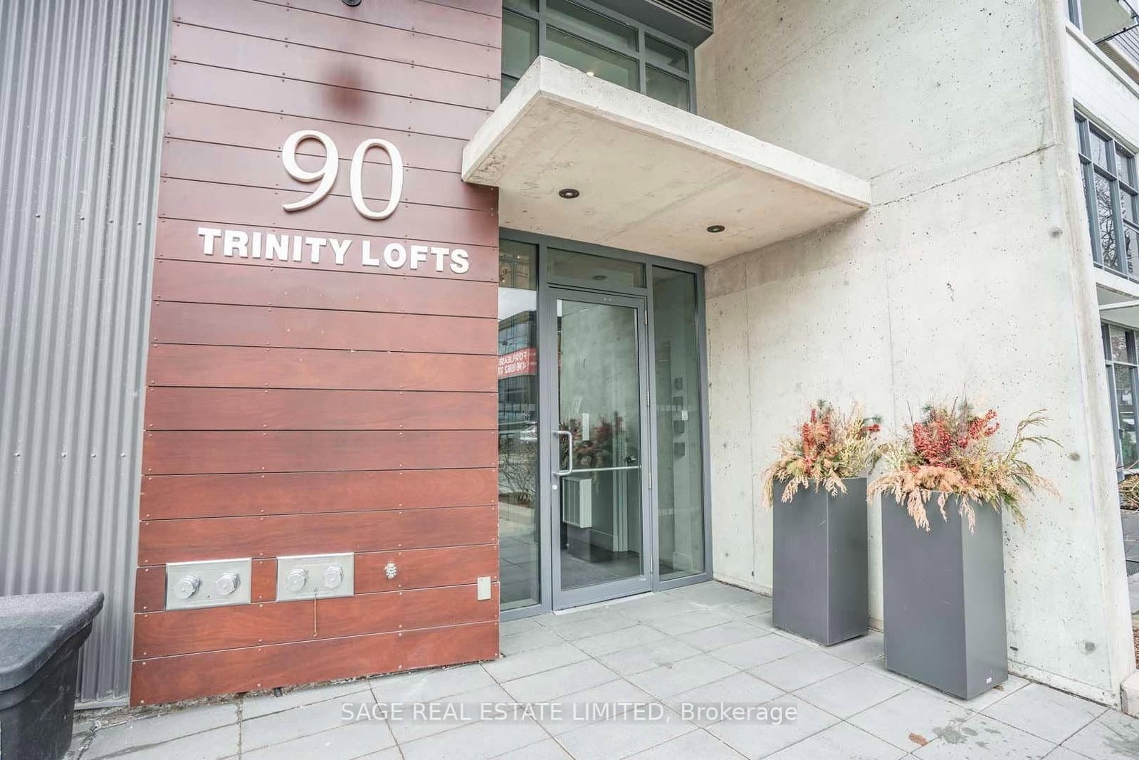 90 Trinity Street, Unit 305 thumbnail 2