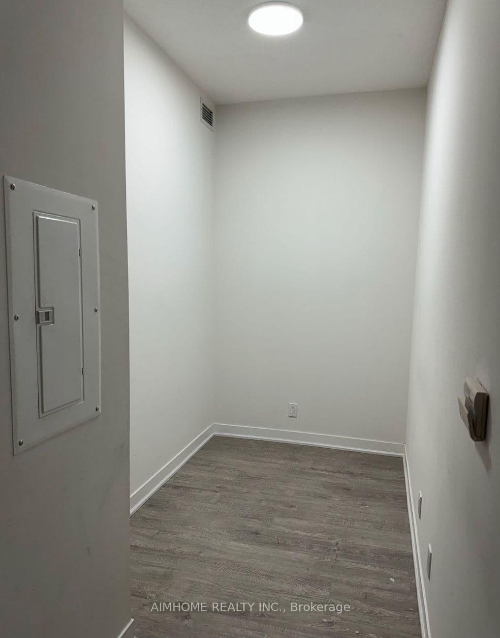 10 Willison Square, Unit 706 thumbnail 13