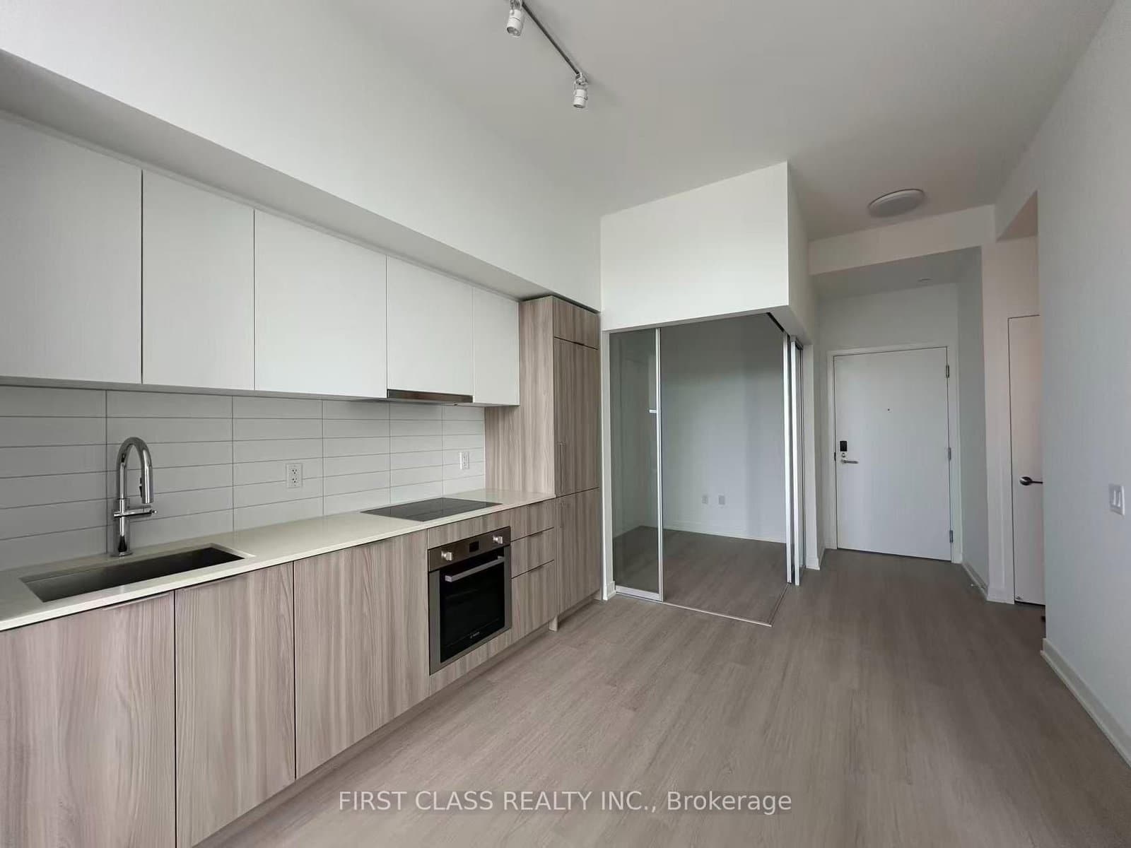 15 David Salomon Drive, Unit 703 thumbnail 8