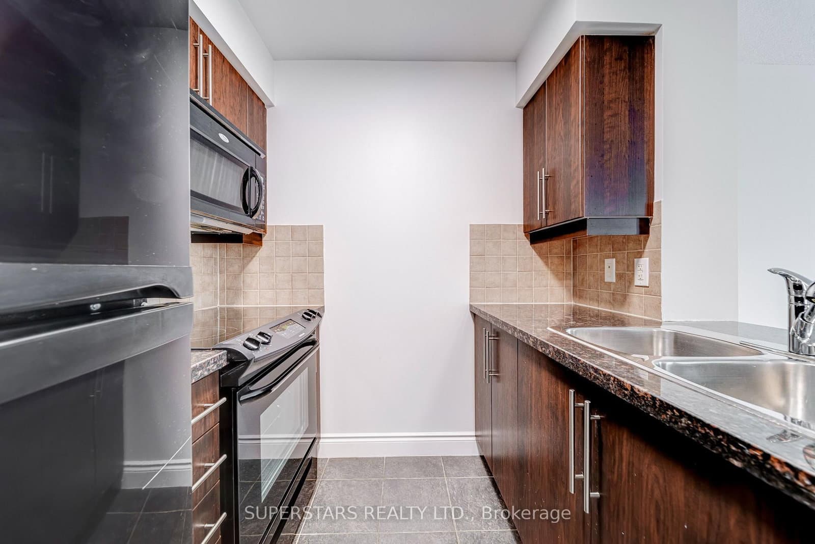 25 Greenview Avenue, Unit 524 thumbnail 14