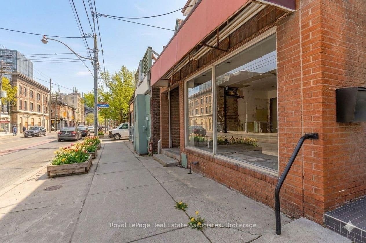 198 Bathurst Street - Image 1