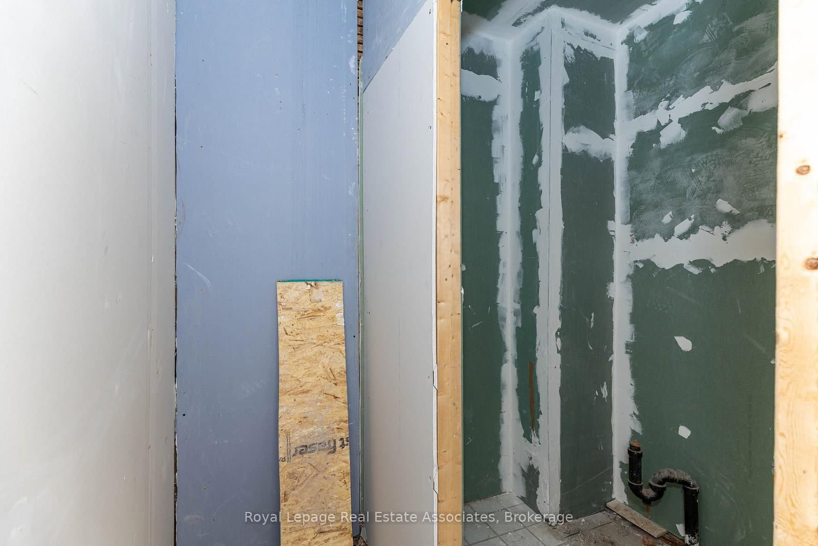 198 Bathurst Street thumbnail 12