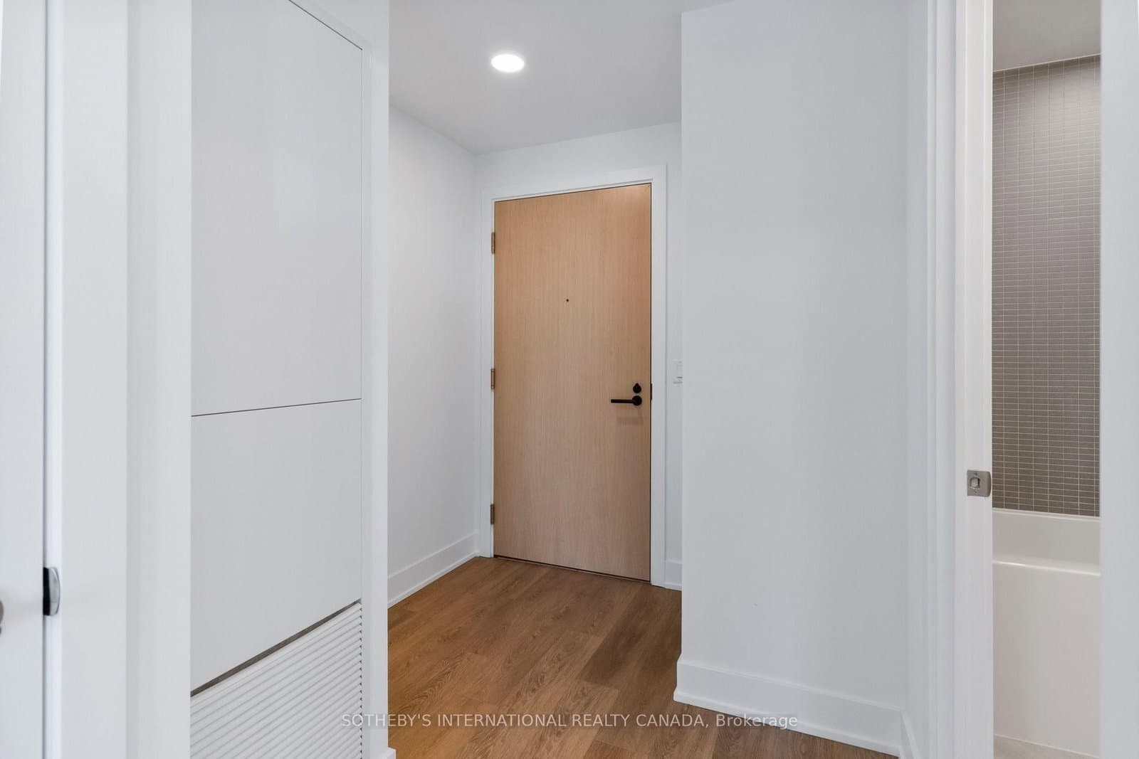 200 Redpath Avenue, Unit 3605 thumbnail 2