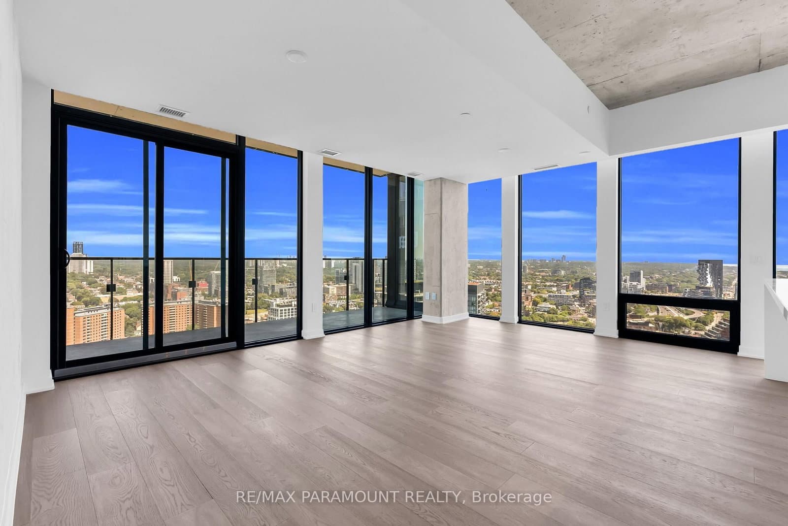 284 King Street E, Unit 3104 thumbnail 17