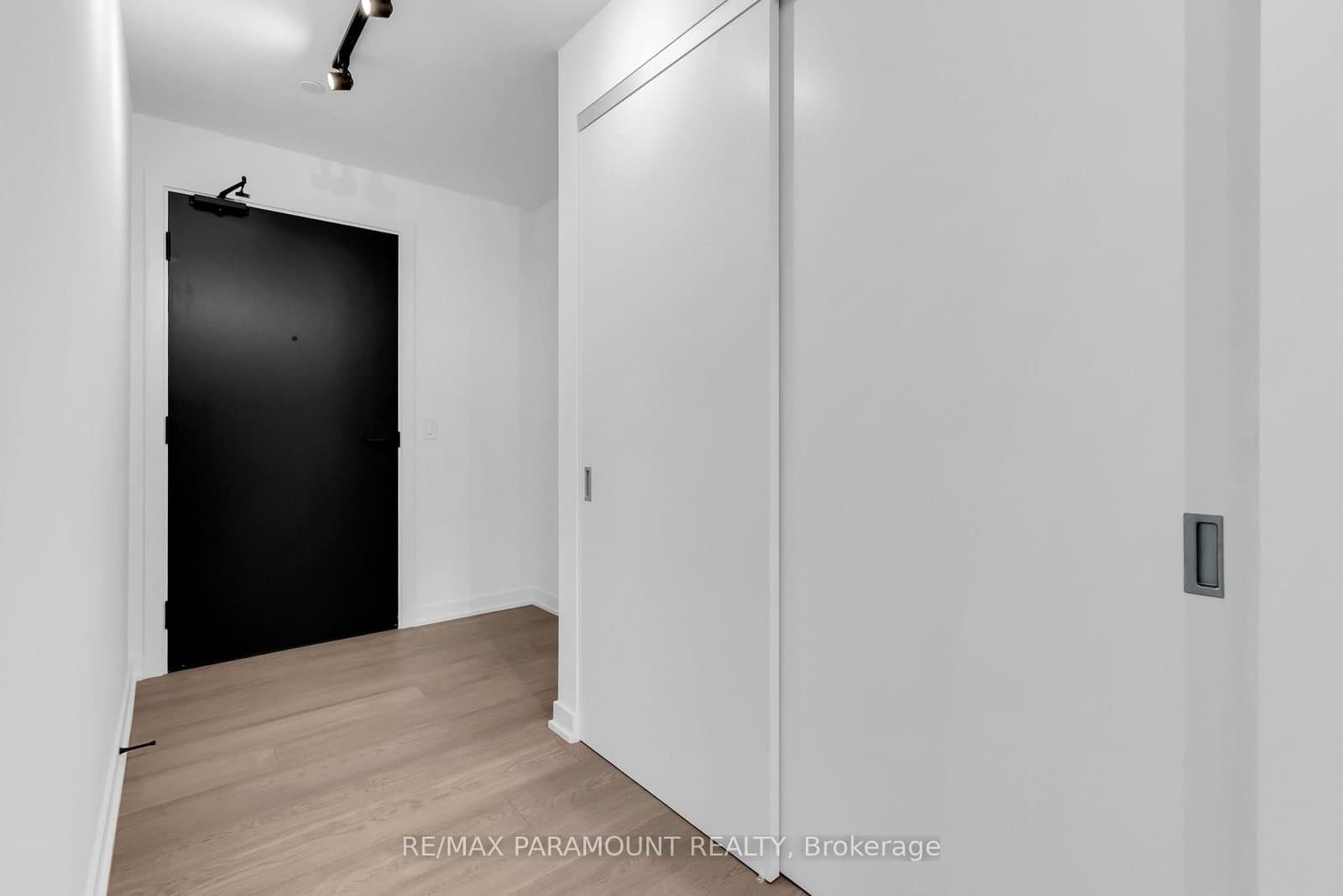 284 King Street E, Unit 3104 thumbnail 8