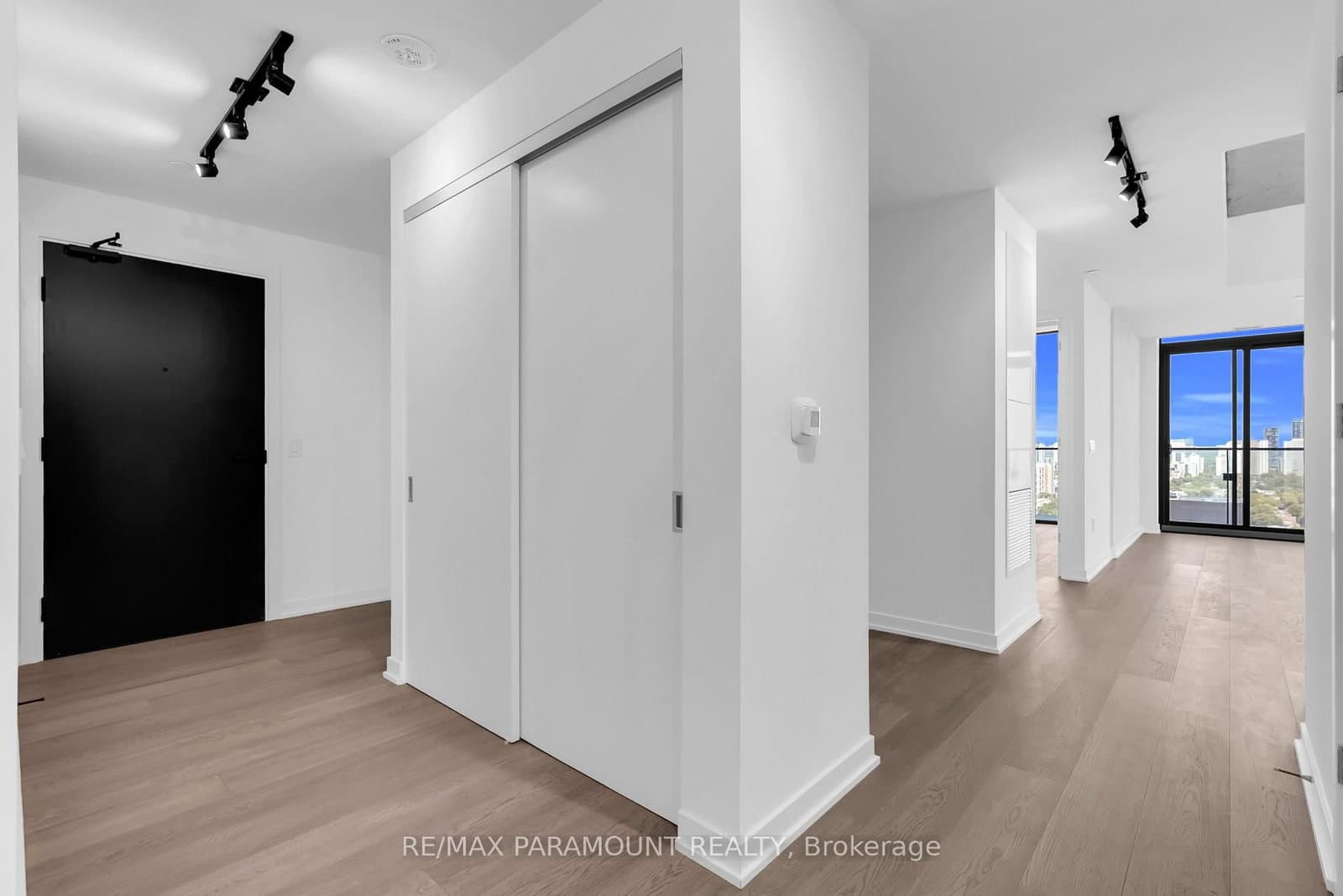 284 King Street E, Unit 3104 thumbnail 9