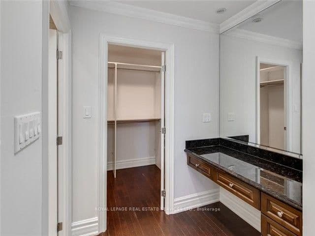 71 Charles Street E, Unit Ph1605 thumbnail 17