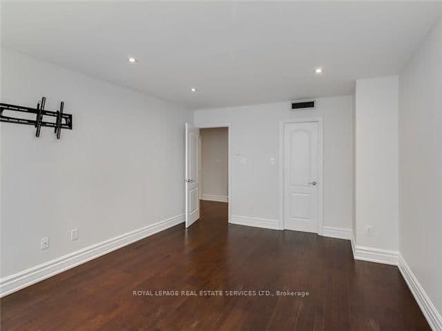 71 Charles Street E, Unit Ph1605 thumbnail 19