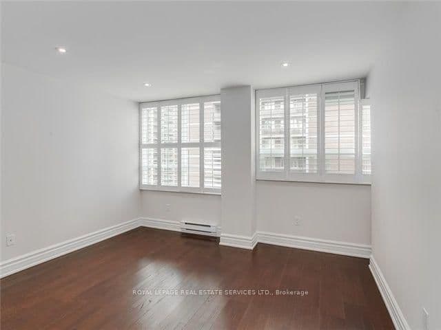 71 Charles Street E, Unit Ph1605 thumbnail 20