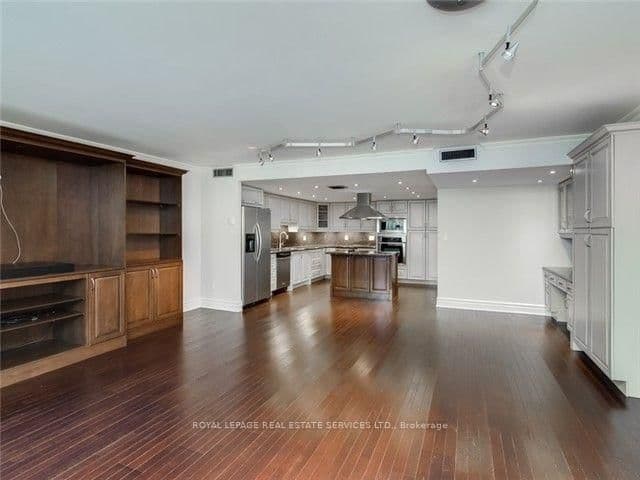 71 Charles Street E, Unit Ph1605 thumbnail 5