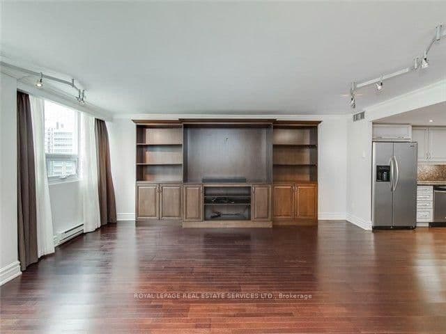 71 Charles Street E, Unit Ph1605 thumbnail 8