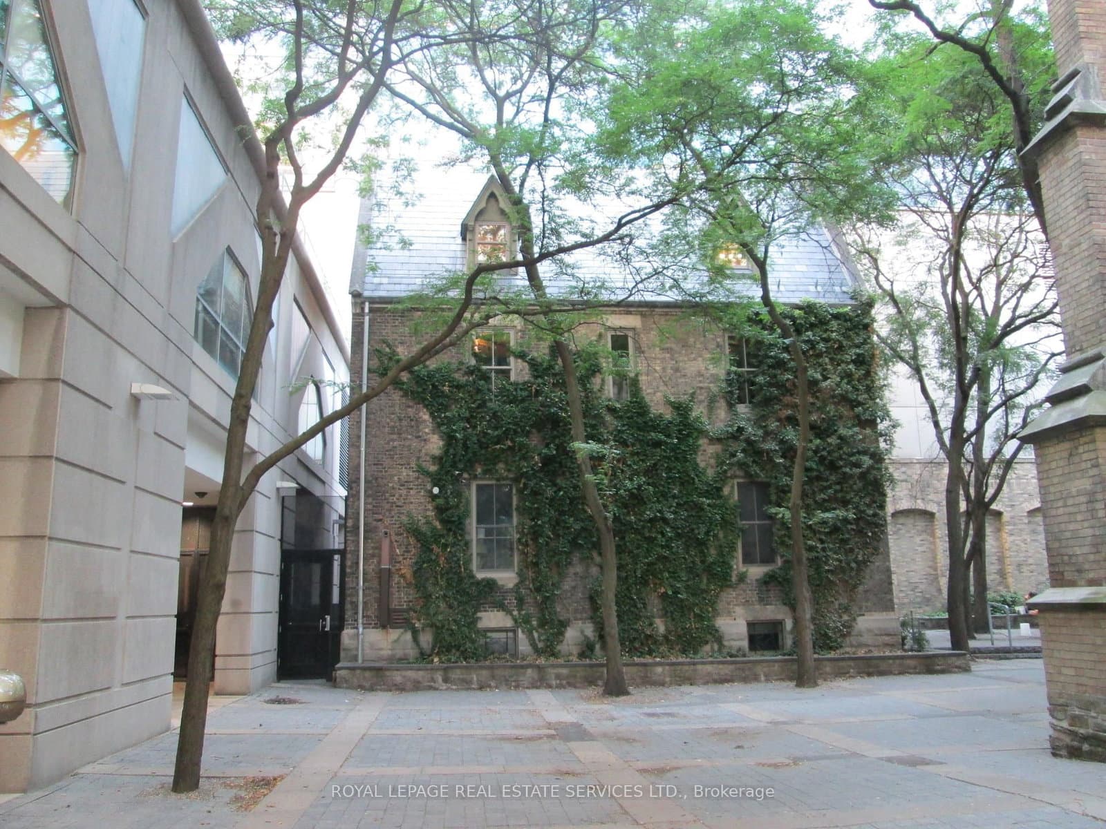 10 Trinity Square thumbnail 24