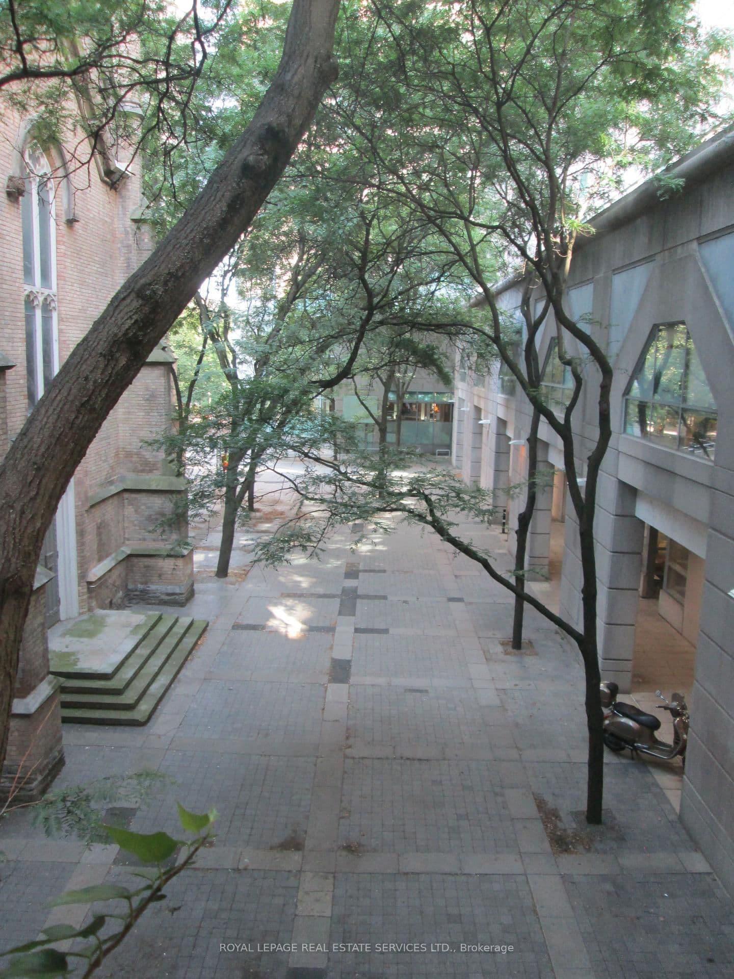 10 Trinity Square thumbnail 26