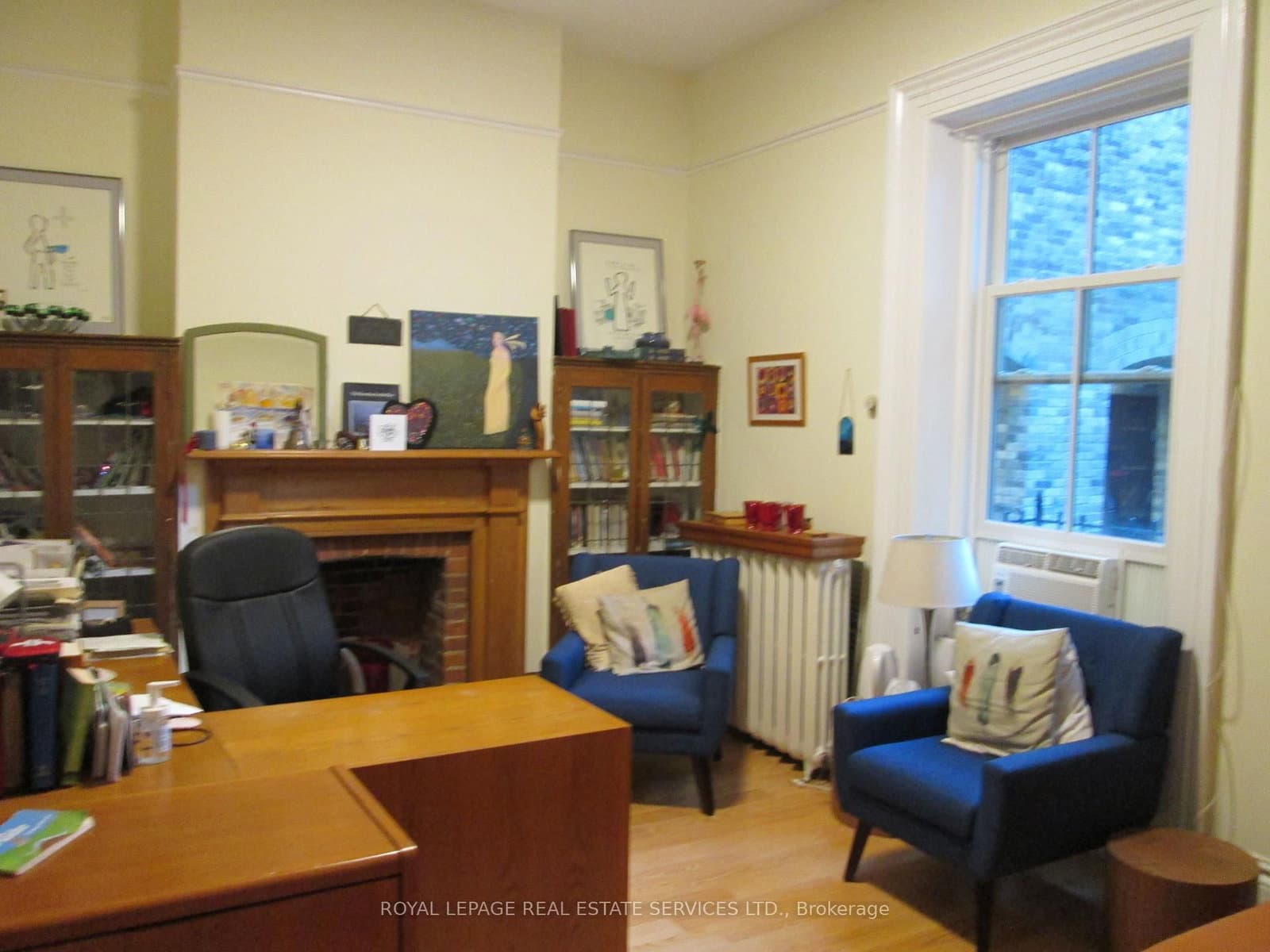 10 Trinity Square thumbnail 3