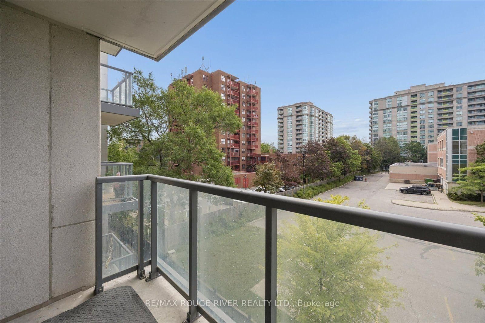 35 Saranac Boulevard, Unit 330 thumbnail 17