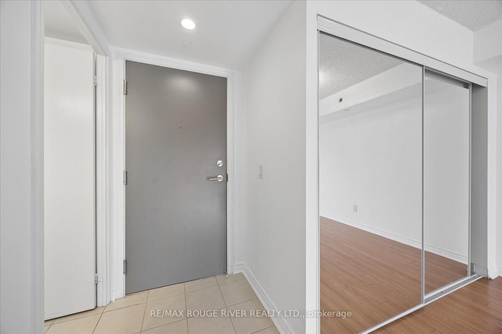 35 Saranac Boulevard, Unit 330 thumbnail 2