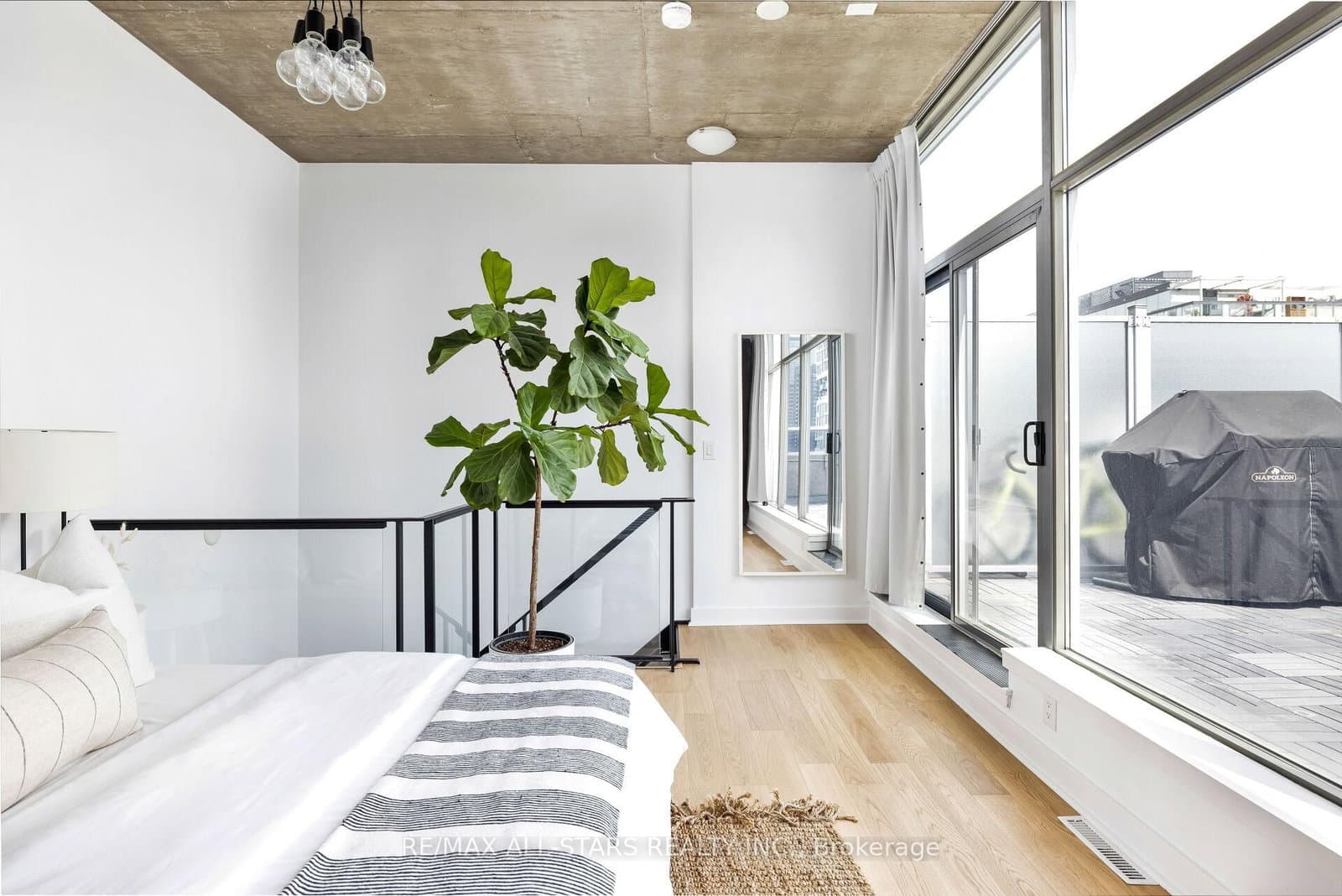 60 Bathurst Street, Unit Ph1011 thumbnail 19