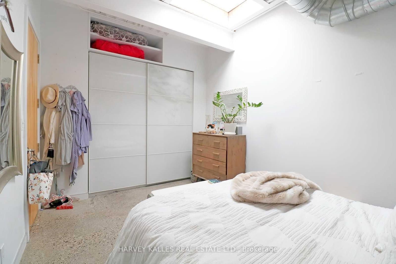 214 Bathurst Street, Unit PH3A thumbnail 16